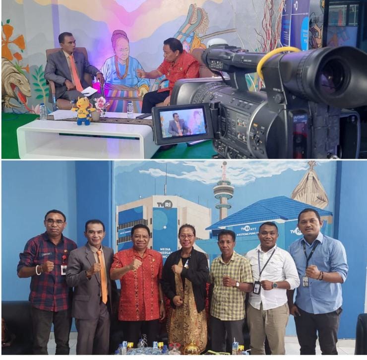 Bupati Malaka, Dr.Simon Nahak, SH.MH, didampingi Kabid Pengelola Informasi dan Komunikasi Publik Dinas Kominfo Kabupaten Malaka, Herminus Klau, pose bersama wartawan TVRI Kupang. Foto : HK/Kominfo Kabupaten Malaka. 