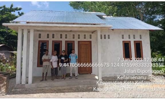 Salah satu rumah dari Program Tekun Melayani Plus yang telah diserahkan Pemkab TTU kepada masyarakat penerima manfaat. Foto: Bidang Perumahan Dinas PRKPP Kab.TTU.