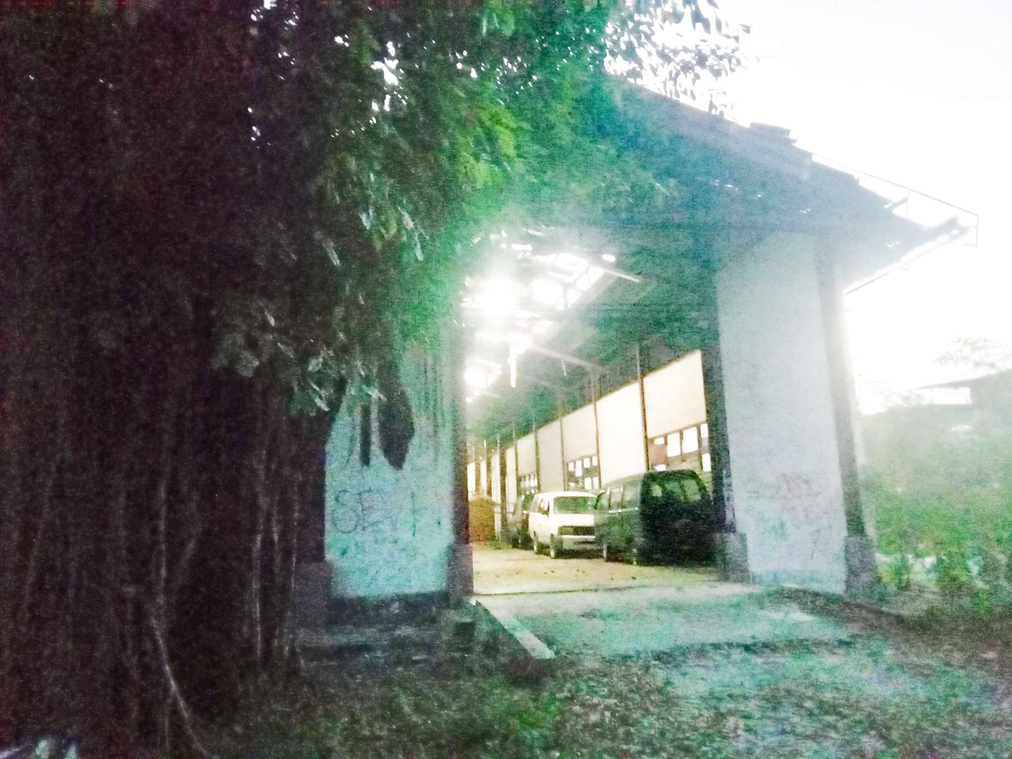 Inilah bengkel servis mobil yang dibangun Kabag Umum Setda Kabupaten Kupang, John Sula di wilayah Walikota, Kota Madya Kupang. Gedung bengkel ini merupakan aset Dinas Perhubungan Kabupaten Kupang. Foto : SK/JN
