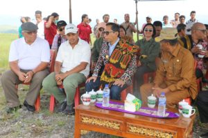 Kunker di Sumba Tengah, Pj. Gubernur NTT Tinjau Rencana Lokasi Pembangunan PLTS