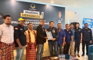 Fidelis Nogor Resmi Daftar Balon Bupati Sika di DPW Nasdem NTT