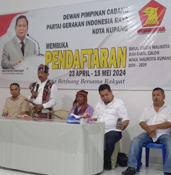 Balon Walikota Kupang George Hadjoh Daftar di DPC Gerindra