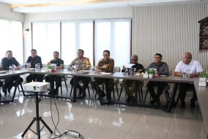 Rapat bersama Forkopimda, Pj. Gubernur Pastikan Kesiapan Sarana Pendukung Pelaksanaan Pilkada 2024