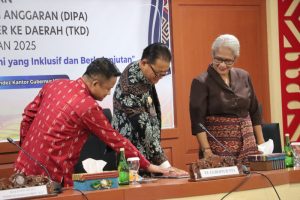 Penyerahan DIPA dan Alokasi TKD 2025, Pj. Gubernur NTT Minta Pengelolaan Anggaran Harus Memberi Manfaat Maksimal Kepada Masyarakat