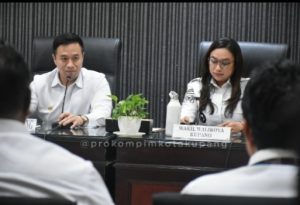 Wali Kota dan Wakil Wali Kota Kupang Pimpin Rapat Evaluasi Sunday Market “Saboak Koepan”