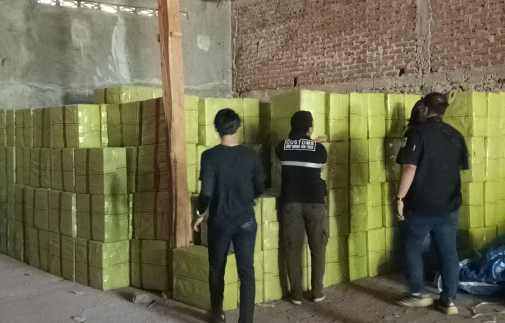 Skandal Rokok Ilegal di TTU, Dua WNA Asal Cina Dibongkar